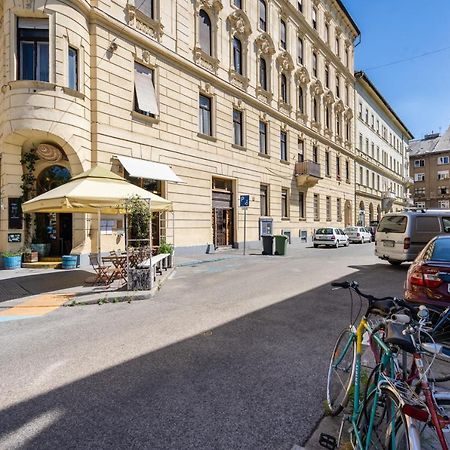 Studio Apollo Budapest Exteriör bild