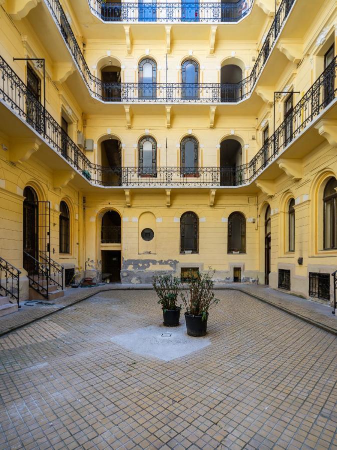 Studio Apollo Budapest Exteriör bild