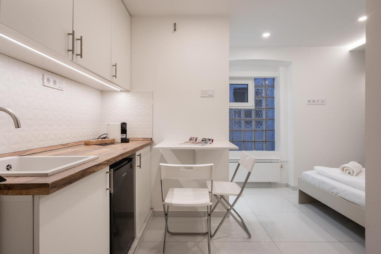 Studio Apollo Budapest Exteriör bild